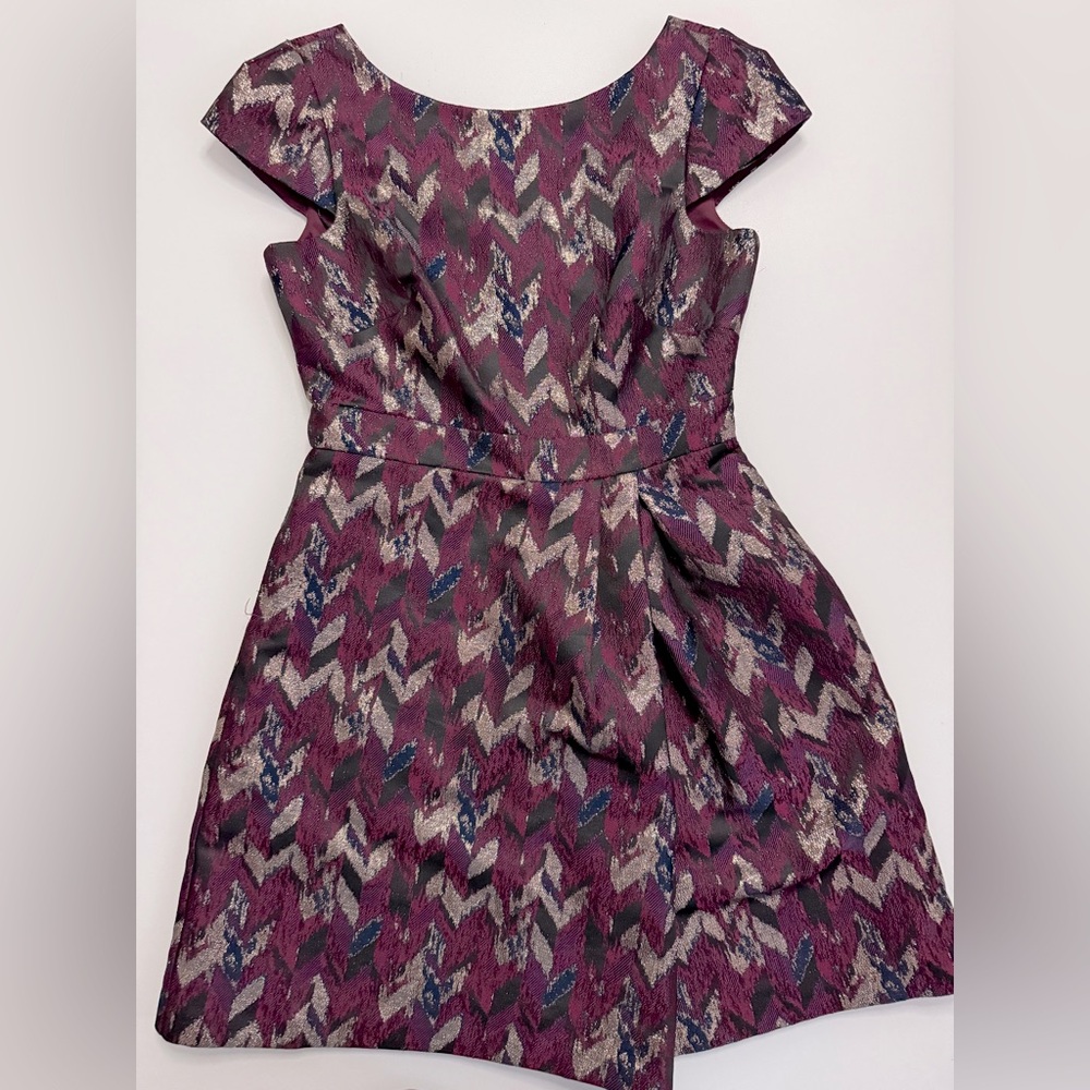 Size 4 Vince Camuto Dress Geometricic, artistic, metallic